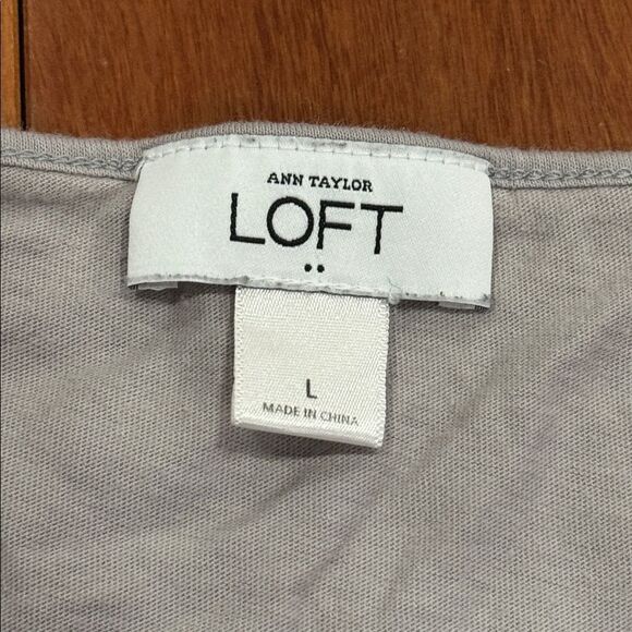 LOFT Women's Light Gray Long Sleeve Top with Floral Detail size L - Picture 4 of 10